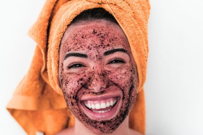 8 kavos kaukės gražiai odai be raukšlių: puikūs jauninantys receptai!