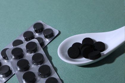 Įdėkite aktyvintos anglies į kriauklę vakare – ryte pastebėsite netikėtą efektą