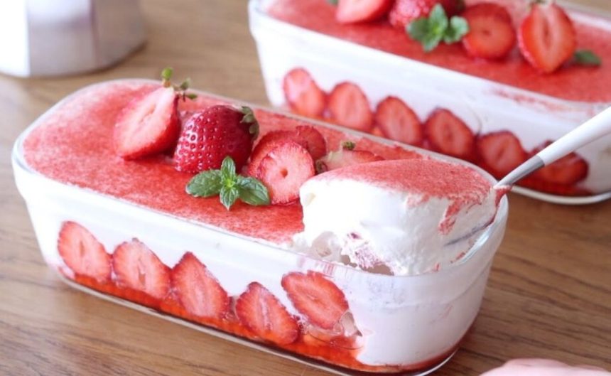 Lengvas braškinis tiramisu – tobula pora popietinei arbatai. Nuotrauka Pinterest