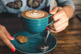 Įpilkite jo į kavą ir numeskite svorio: šis gėrimas - tai puiki riebalų deginimo priemonė!
