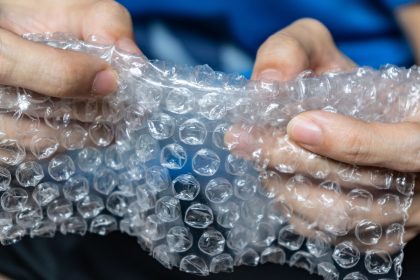 Neišmeskite burbulinės plėvelės – įdėkite ją į šaldytuvą: štai kodėl tai naudinga!