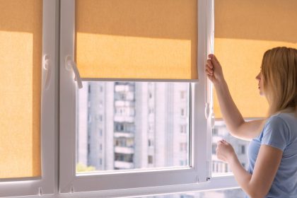 Užtepkite ant roletų ir stebėkite, kaip viena po kitos išnyksta visos dėmės!