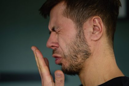 Ką apie jūsų sveikatą išduoda burnos kvapas – aiškina mokslas