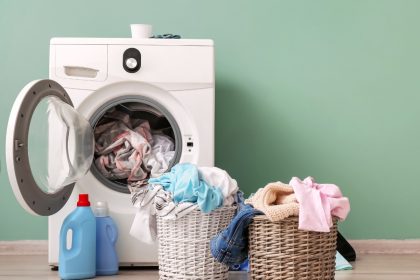 Įmesti drėgną servetėlę į skalbimo mašiną – naudinga gudrybė