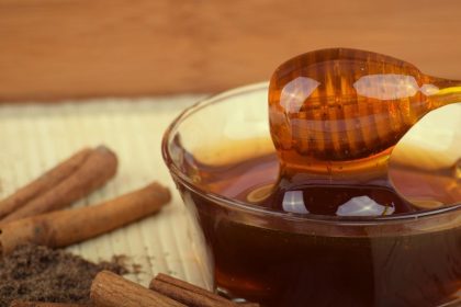 Medus ir cinamonas: natūrali pagalba sveikatai – ką verta žinoti?