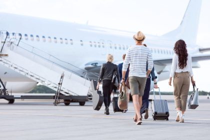 Kodėl niekada nereikėtų avėti šlepečių lėktuve? Patarimai, kurie gali išgelbėti jūsų gyvybę