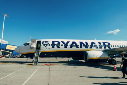 Ryanair nebetoks pigus: bilietų kainos kyla, paslaugos brangsta