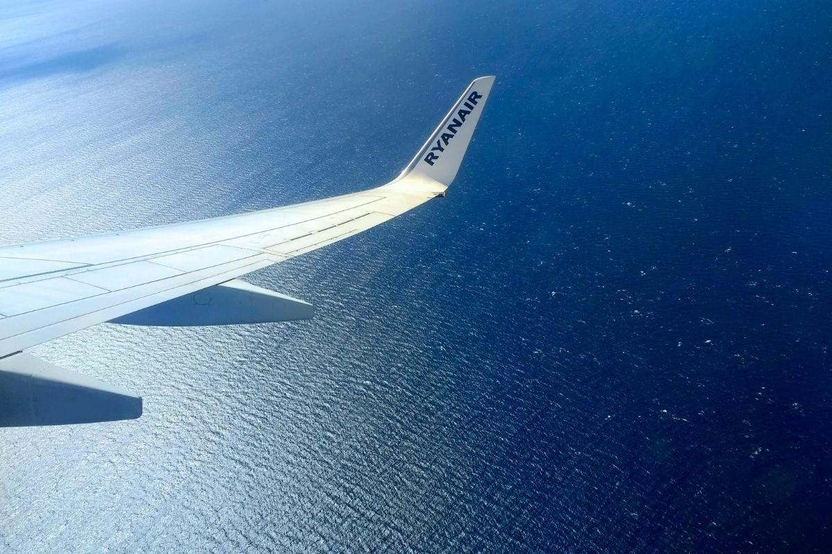 „Ryanair“ neafišuoja šios galimybės: kaip nemokamai pakeisti bilietą, jei suklydote jį užsakydami