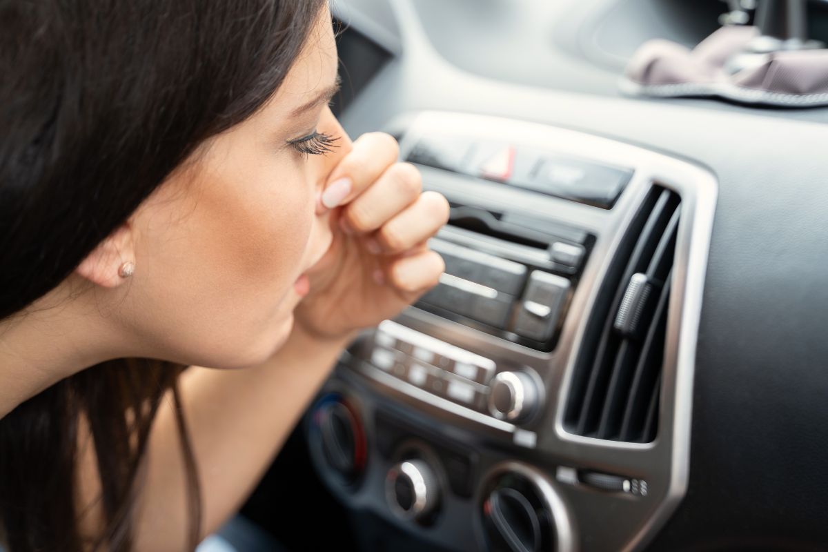 Triukas maloniam kvapui automobilyje, kurį vasarą turėtų žinoti kiekvienas vairuotojas!