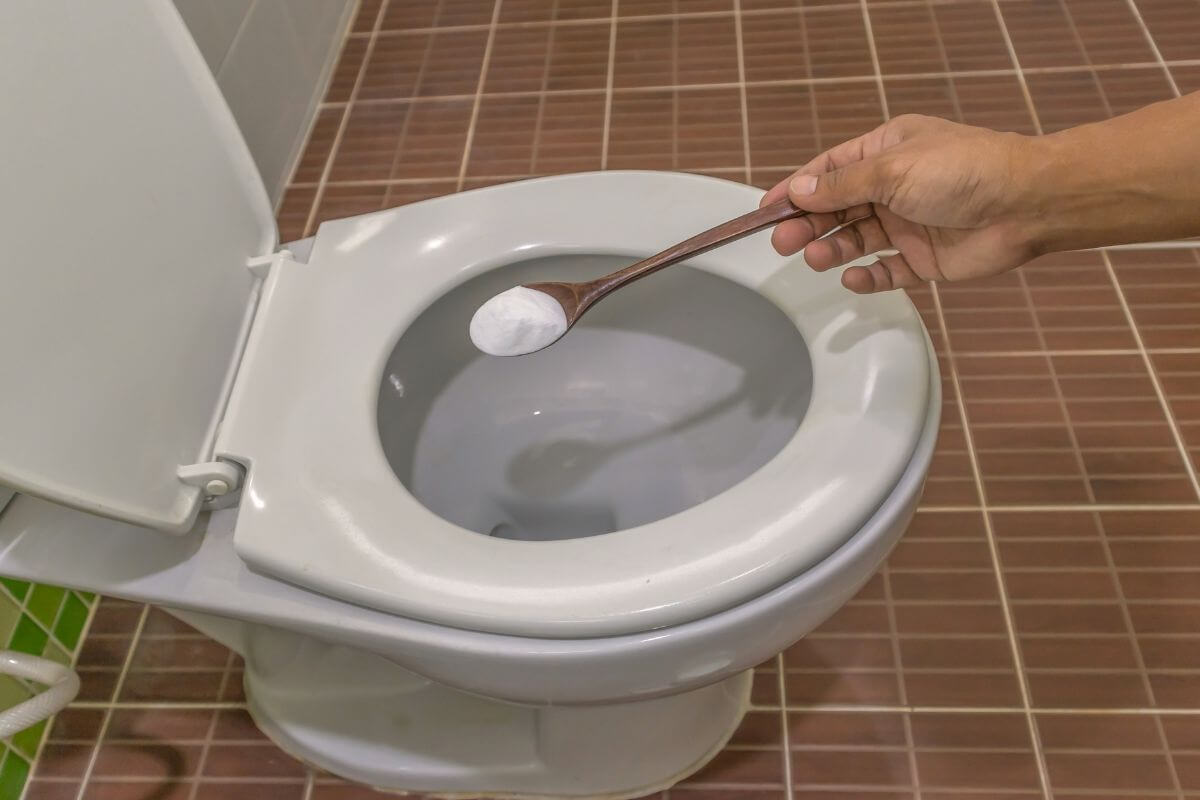 Naudodami šiuos metodus galite atkimšti tualetą nenaudodami pompos
