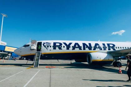 Ryanair pilotas prarado sąmonę skrydžio metu – lėktuvas saugiai nusileido
