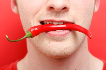 Aštrus maistas padeda sulieknėti: mokslininkai atskleidė, kiek kcal sudegina čili pipirai