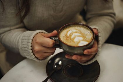 5 etiketo taisyklės, kurias pažeidžiate kasdien – net to nežinodami