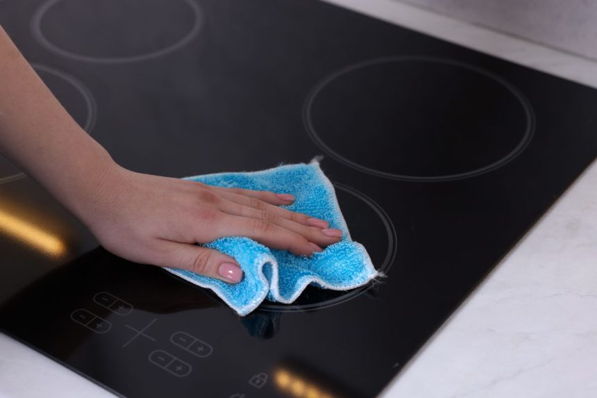 Kaip pašalinti įbrėžimus nuo indukcinės kaitlentės: paprasti būdai ir prevencija