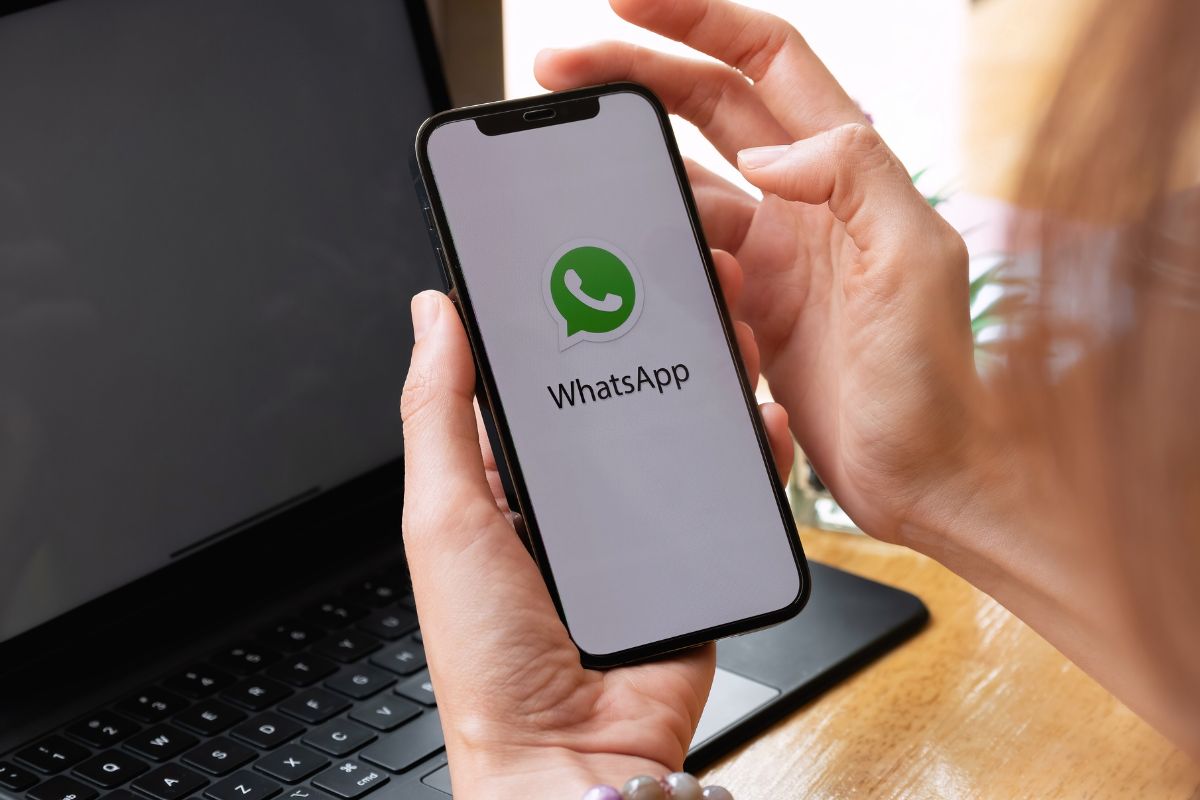 WhatsApp pristato naują funkciją: pranešimų vertimas dabar tiesiogiai programėlėje