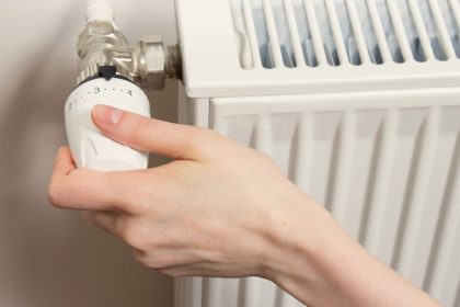 Kaip nustatyti radiatoriaus termostatą, kad sutaupytumėte šildymui ir sumažintumėte sąskaitas
