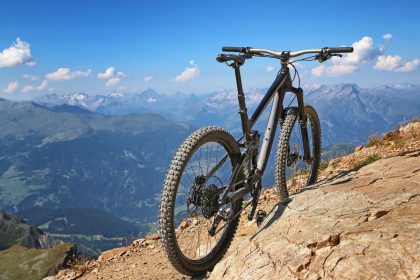 Kalnų dviratis ar hibridinis: kuris geresnis aktyviam laisvalaikiui?