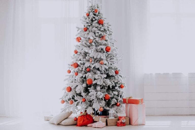 Fengšui gidas: kur statyti ir kaip puošti eglutę, ir kokią dirbtinės eglutės spalvą rinktis sėkmei