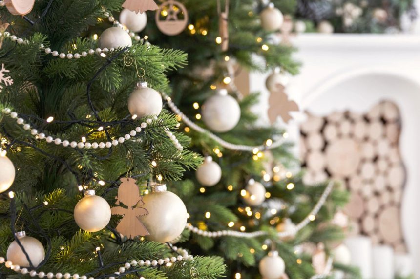 Kaip suteikti dirbtinei eglutei tikrą spygliuočių kvapą be chemijos