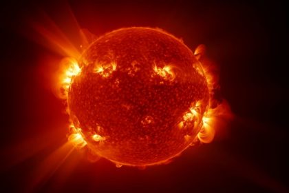 Galingas X1.9 klasės Saulės žybsnis smogė Žemei: sutriko ryšys ištisame žemyne