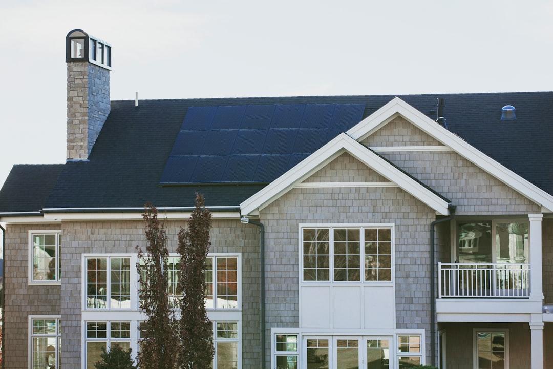 Kaip išmanūs energijos valdikliai keičia būstą Lietuvoje? Ką reikia žinoti prieš renkantis