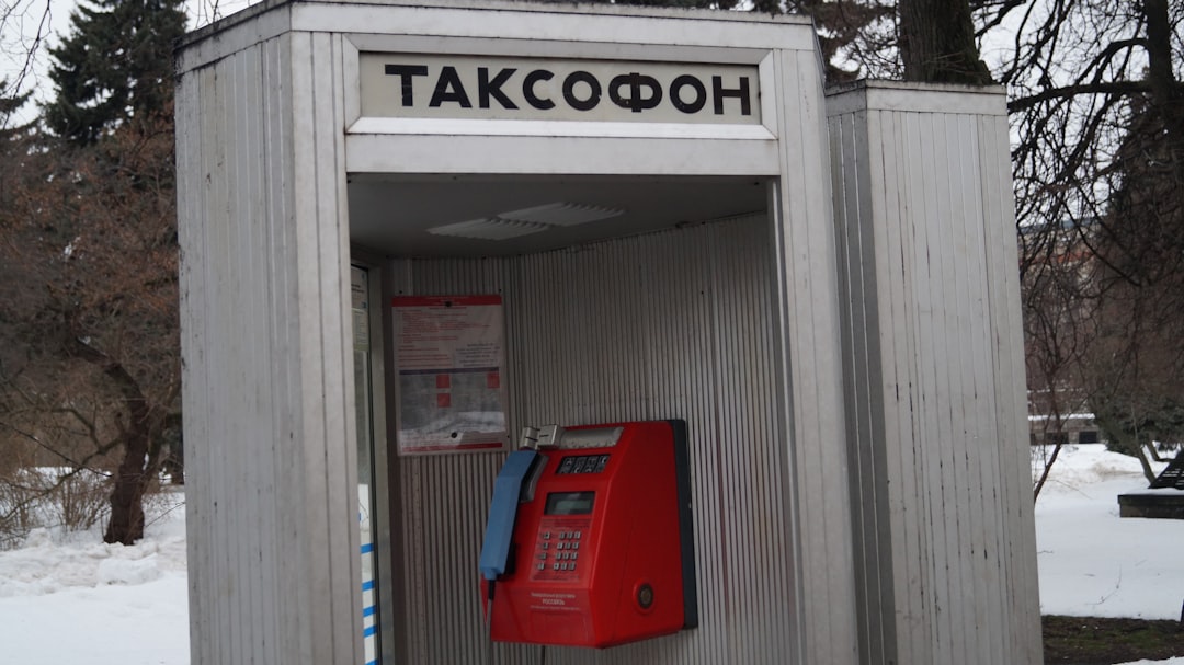 Kaip išsivaduoti iš nuolatinio telefono tikrinimo? Paprasti žingsniai ramesnei kasdienybei