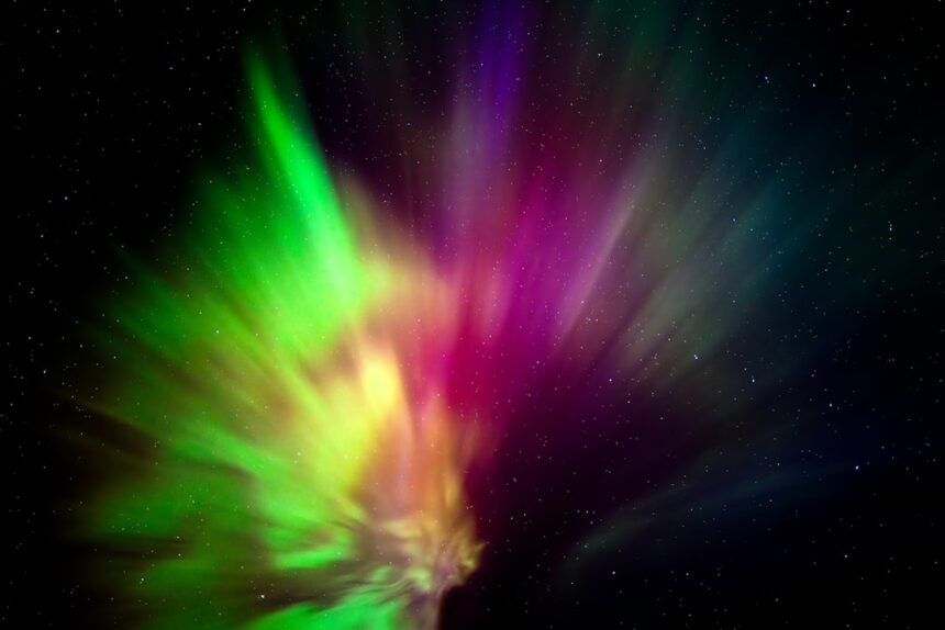 a bright green and purple aurora aurora aurora aurora aurora aurora aurora aurora aurora aurora aurora