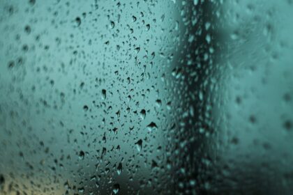 Rain drops on the window of a car