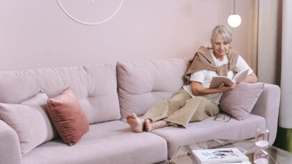 Kaip išmokti ilsėtis, kai galvoje nuolat „darbų sąrašas“? Ramybės įgūdžiai kasdienai