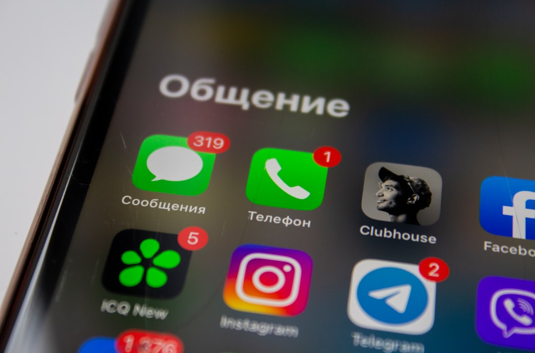 Kaip ištrūkti iš išmaniojo telefono gniaužtų? Paprasti žingsniai skaitmeniniam detoksui