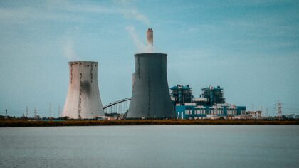 Kaip iš branduolio reaktoriaus padaryti mažesnį ir saugesnį? Mažieji moduliai keičia branduolinę energetiką