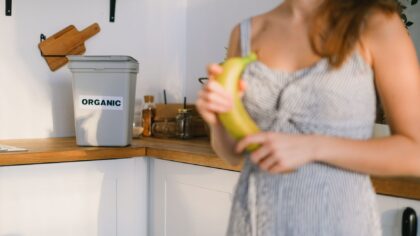 Kaip išvengti vėlyvo užkandžiavimo vakare? Paprasti mitybos ir rutinos pokyčiai, kurie padeda
