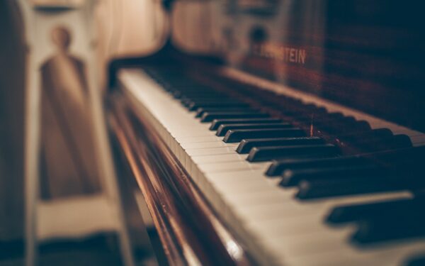 Kaip skalės pakeitė muziką taip, kaip žemėlapiai pakeitė keliones? Paslėpta natų tvarkos istorija