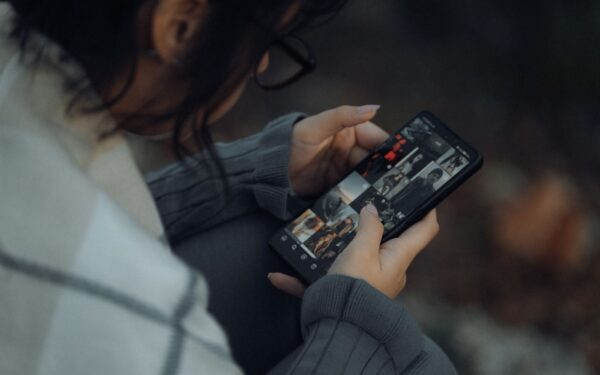 Kaip susigrąžinti vietą telefone nešalinant mėgstamų nuotraukų? 7 protingi sprendimai kasdienai
