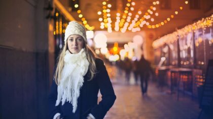 Kaip žiemą sluoksniuoti klasikinius drabužius, kad nešaltų ir atrodytų elegantiškai
