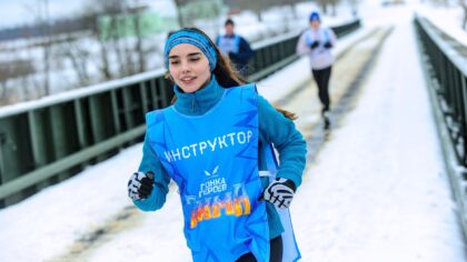 Kaip žmonės mokosi išgyventi ekstremaliame šaltyje? Nuo šiaurės elnių piemenų iki ledo maratonų