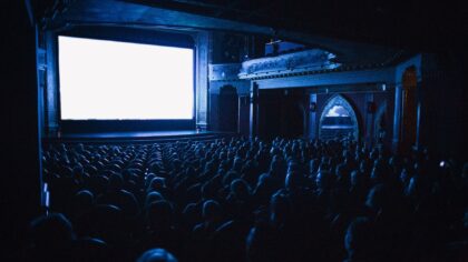 Kaip išlikti kino klasikos nuovokiu žiūrovu? Praktinis gidas nuo „greitųjų“ ekranų pavargusiems