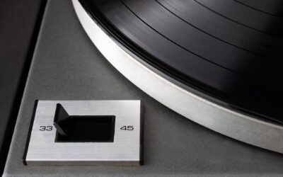 Kaip keičiasi kasetės ir vinilai? Muzikos formatų sugrįžimas, kuris stebina net melomanus