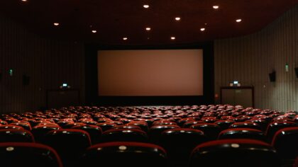 Kaip nedideli miestelių kino vakarai buria bendruomenes? Tyli kino salių grąža