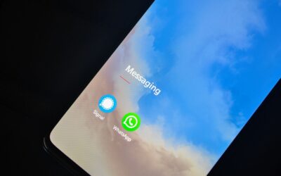 Kaip atpažinti netikrus žinučių siuntėjus „Messenger“ ir „WhatsApp“? Praktinis gidas kiekvienam