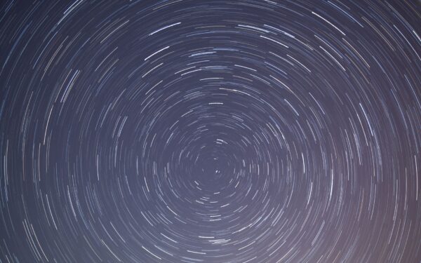 Kokį „mažų atsitiktinumų magnetą“ šią savaitę nešioja kiekvienas Zodiako ženklas? Žaismingas energijos portretas