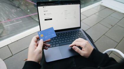 Kaip išvengti netikrų interneto parduotuvių? Praktiniai patarimai saugesniems pirkiniams