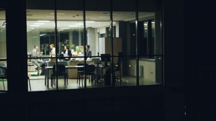 Kaip pietų pertrauką paversti mini atkūrimo ritualu? Paprasti sprendimai įtemptai dienai