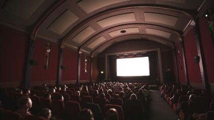 Kas slypi senų kino teatrų salėse? Kaip atgimsta istoriniai ekranai ir žiūrovų įpročiai